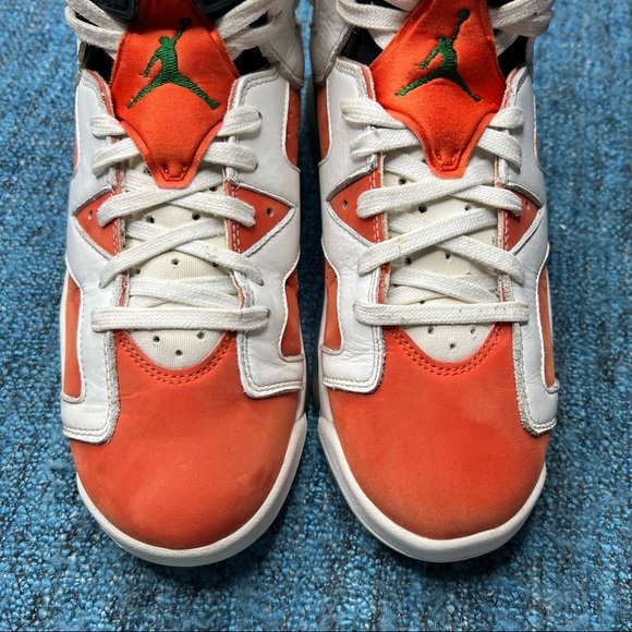 Nike Jordan 6 Retro GS Gatorade Like Mike Sneakers in Summit White Team Orange - Picture 3 of 10